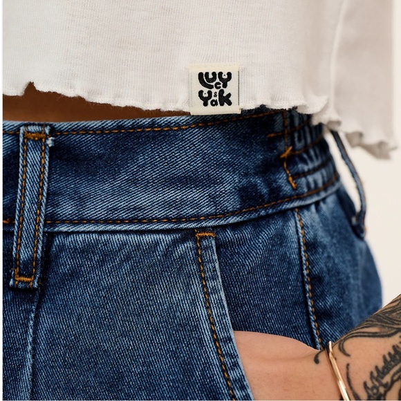 Lucy and Yak Greta White Cropped T-Shirt - Picture 2 of 6